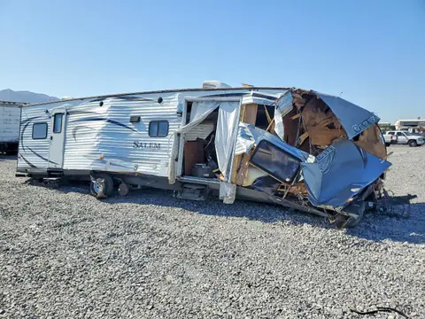 4X4TSMM24FA313950 — 2015 Foresriver Salem, Повреждения со всех сторон (All Over), фото до ремонта