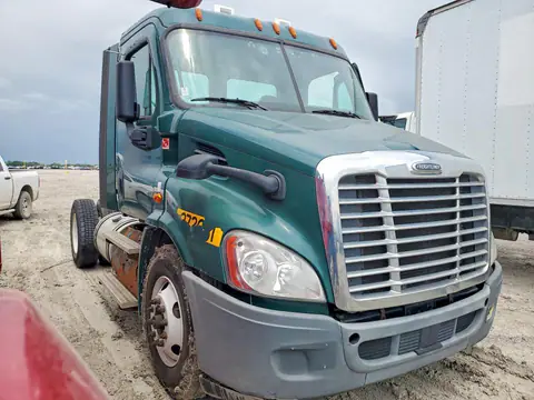 2018 FREIGHTLINER CASCADIA 113 VIN 3AKBGADV3JSJL4479 фото 4