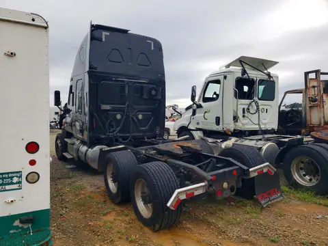 2016 FREIGHTLINER CASCADIA 125 VIN 1FUGGLDV1GLHA2524 фото 2