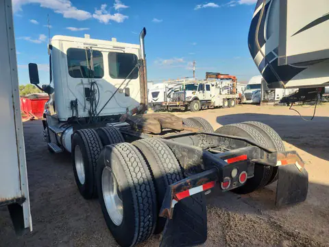 2011 FREIGHTLINER CASCADIA VIN 1FUJGEDVXBSAY2809 фото 2