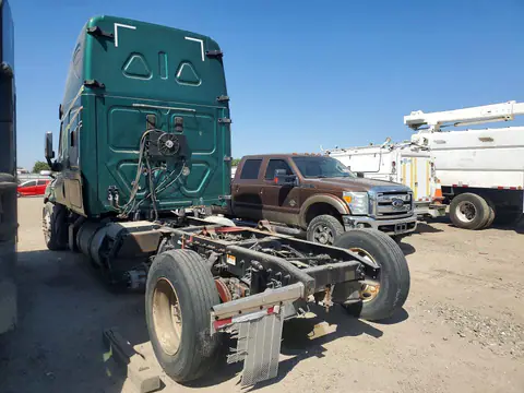 2015 FREIGHTLINER CASCADIA VIN 3AKJGLDV1FSGL2245 фото 2