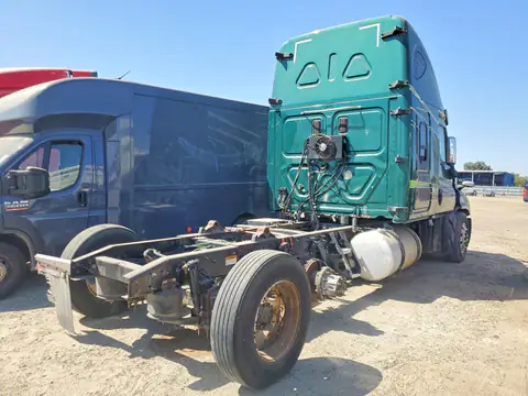 2015 FREIGHTLINER CASCADIA VIN 3AKJGLDV1FSGL2245 фото 3