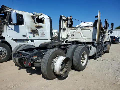 3AKJHHDV3MSMS0953 — 2021 Freightliner Cascadia, photo 3 from Copart 19.10.2026, Fire