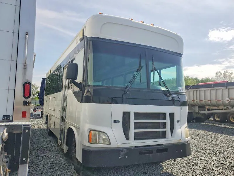 2013 FREIGHTLINER CHASSIS VIN 4UZADEDT1DCFF1403 фото 1