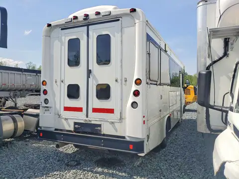 2013 FREIGHTLINER CHASSIS VIN 4UZADEDT1DCFF1403 фото 4