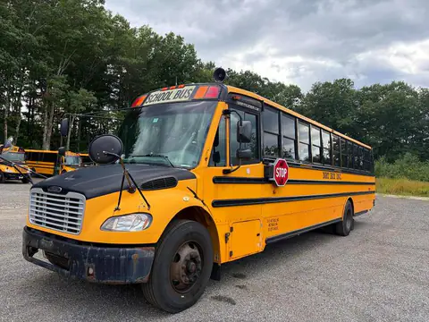 2015 FREIGHTLINER CHASSIS VIN 4UZABRDU4FCFW9648 фото 2