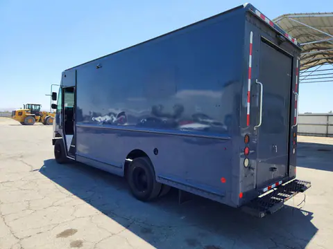2020 FREIGHTLINER CHASSIS VIN 4UZAC2EA4LCMK2991 фото 2