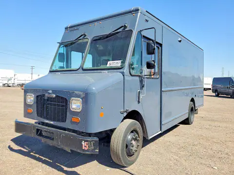 4UZAC2EA8LCMK2959 — 2020 Freightliner Chassis, Мелкие вмятины i царапины (Minor Dent/Scratches), zdjęć przed naprawą
