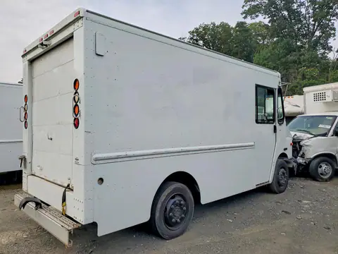 2004 FRHT - FREIGHTLINER CHASSIS VIN 4UZAANCP64CL85264 фото 3