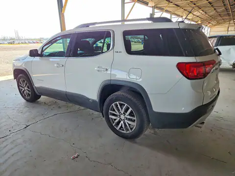 1GKKNLLS0HZ163865 — 2017 GMC Acadia, foto 2 de Copart 26.10.2026, Parte delantera