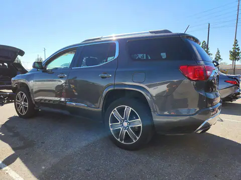 1GKKNXLS3KZ141762 — 2019 GMC Acadia, zdjęcie 2 z Copart 22.10.2026, Przód
