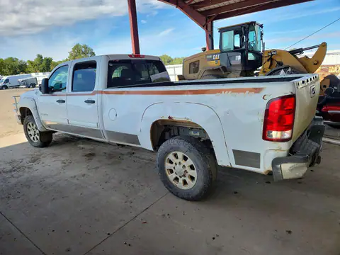 2011 GMC SIERRA VIN 1GT423C87BF253136 фото 2