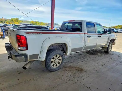 2011 GMC SIERRA VIN 1GT423C87BF253136 фото 3