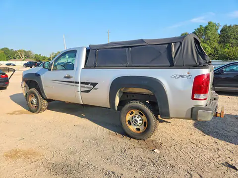 1GT02ZCG7BF121762 — 2011 GMC Sierra, photo 2 from Copart 06.10.2026, Mechanical damage
