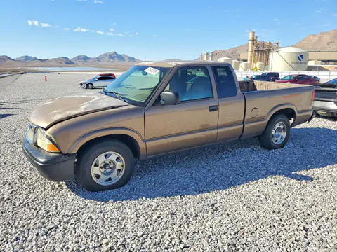 1GTCS195328124683 — 2002 GMC Sonoma, Front end (Front End), before-repair photos