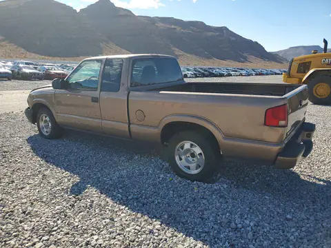 2002 GMC SONOMA VIN 1GTCS195328124683 фото 2