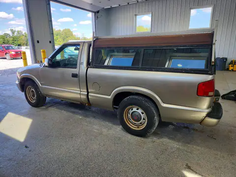 2003 GMC SONOMA VIN 1GTCS14H938251201 фото 2
