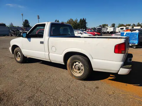 2003 GMC SONOMA VIN 1GTCS14X438266955 фото 2