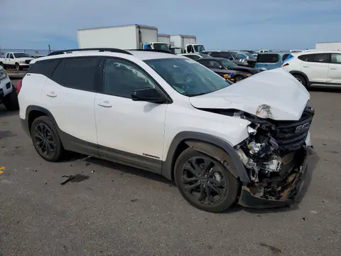 3GKALMEV6ML398299 — 2021 GMC Terrain, foto 4 de Copart 26.10.2026, Parte delantera