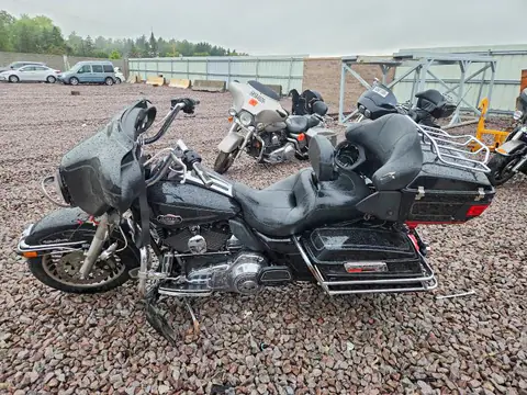 2013 HARLEY-DAVIDSON FLHTCU VIN 1HD1FCM12DB644700 фото 3