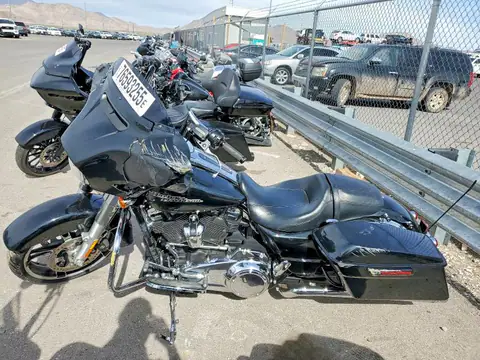 1HD1KBC33HB668213 — 2017 Harley-Davidson FLHX, фото 3 з Copart 26.10.2026, Передня частина