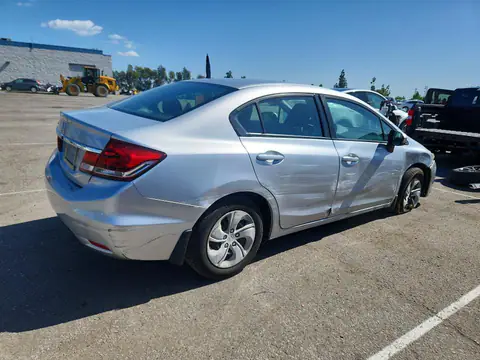 2HGFB2F59FH538074 — 2015 Honda Civic, фото 3 з Copart 20.10.2026, Незначні вм’ятини й подряпини