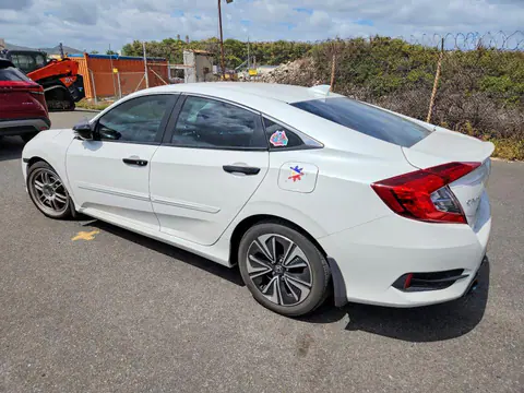 2017 Honda Civic VIN 2HGFC1F32HH633021 фото 2