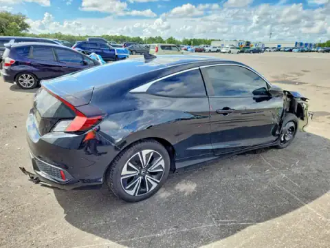 2HGFC3B31HH352183 — 2017 Honda Civic, zdjęcie 3 z Copart 26.10.2026, Przód