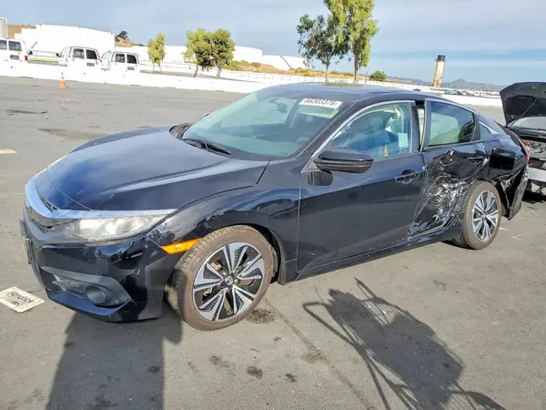 19XFC1F39HE205585 — 2017 Honda Civic, Side (Side), before-repair photos