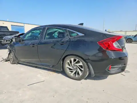19XFC2F7XHE047993 — 2017 Honda Civic, foto 2 de Copart 20.10.2026, Parte delantera