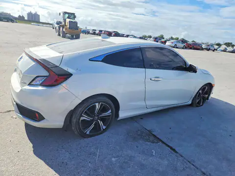 2HGFC3B96HH357075 — 2017 Honda Civic, zdjęcie 3 z Copart 21.10.2026, Wandalizm