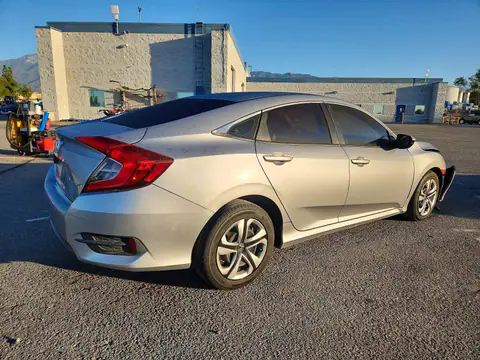 19XFC2F52HE223630 — 2017 Honda Civic, ფოტო 3, Copart 27.10.2026, წინა ნაწილი