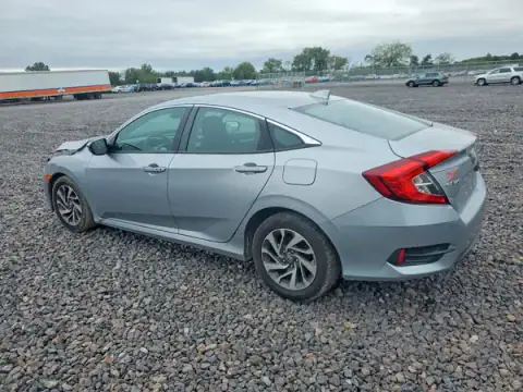 2HGFC2F72JH586023 — 2018 Honda Civic, фото 2 з Copart, Передня частина