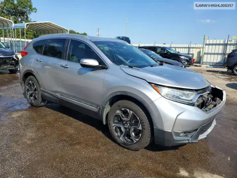 5J6RW1H95HL005357 — 2017 Honda CR-V, zdjęcie 4 z Copart, Przód