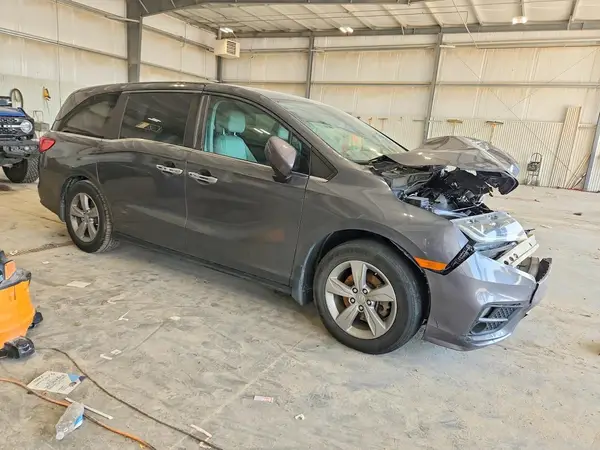 5FNRL6H74JB082109 — 2018 Honda Odyssey, zdjęcie 4 z Copart 06.10.2026, Przód