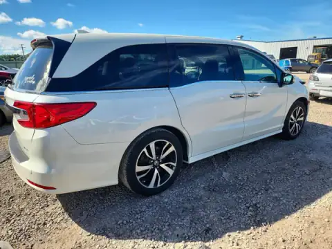 5FNRL6H99JB046336 — 2018 Honda Odyssey, photo 3 from Copart, Front end