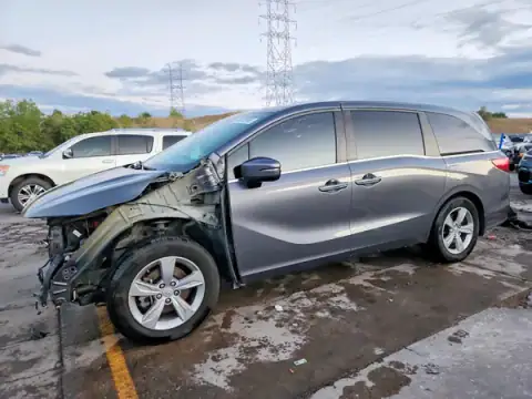 5FNRL6H77JB030859 — 2018 Honda Odyssey, წინა ნაწილი (Front End), ფოტოები შეკეთებამდე