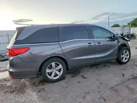 5FNRL6H77JB030859 — 2018 Honda Odyssey, zdjęcie 3 z Copart, Przód