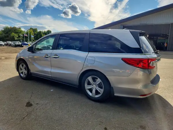 5FNRL6H70JB041945 — 2018 Honda Odyssey, фото 2 с аукциона Copart, Боковая часть