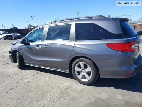 5FNRL6H79JB110955 — 2018 Honda Odyssey, foto 2 de Copart 28.10.2026, Parte delantera