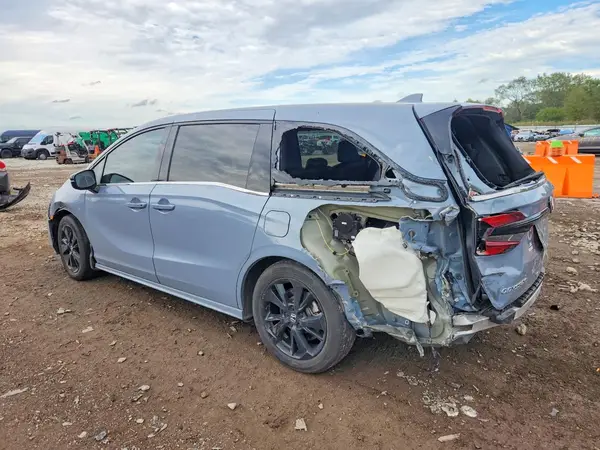 5FNRL6H72RB057544 — 2024 Honda Odyssey, photo 2 from Copart 14.10.2026, Rear end