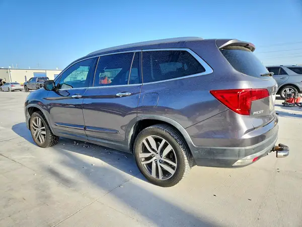 5FNYF6H03HB033208 — 2017 Honda Pilot, photo 2 from Copart, Front end