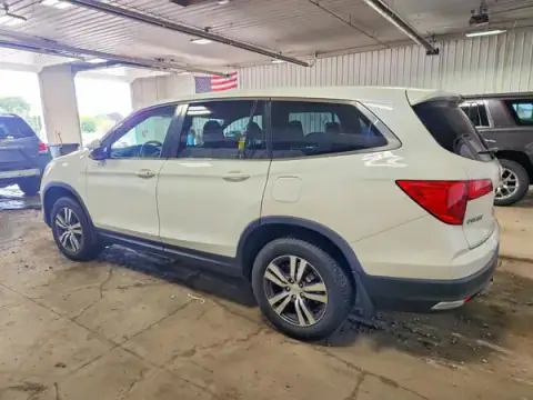 5FNYF6H50HB061494 — 2017 Honda Pilot, photo 2 from Copart 21.09.2026, Rear end