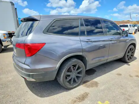 5FNYF5H36HB009876 — 2017 Honda Pilot, foto 3 de Copart 20.10.2026, Pequeñas abolladuras y arañazos