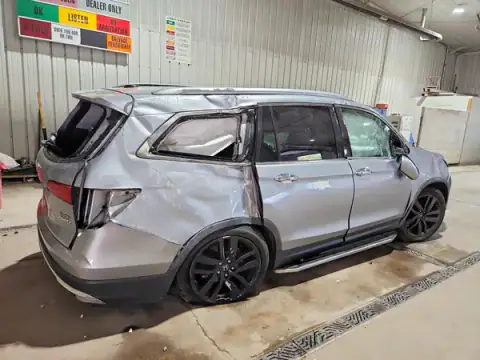 5FNYF6H01JB031981 — 2018 Honda Pilot, ფოტო 3, Copart, გადაბრუნება
