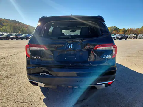5FNYF6H07KB022218 — 2019 Honda Pilot, Rear end, before-repair photos