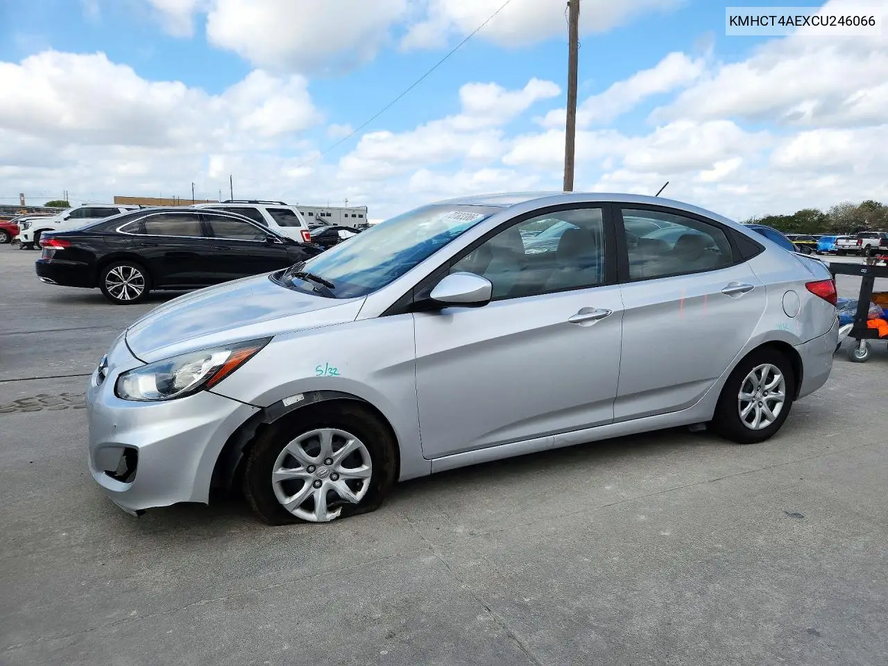 KMHCT4AEXCU246066 Hyundai Accent 2012 — Front end damage, before-repair photo