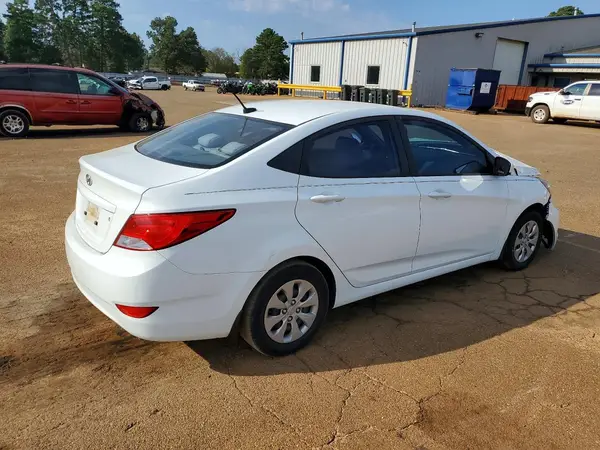 KMHCT4AE2GU074380 — 2016 Hyundai Accent, фото 3 с аукциона Copart 05.10.2026, Передняя часть