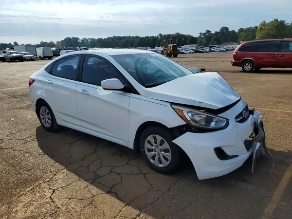 KMHCT4AE2GU074380 — 2016 Hyundai Accent, фото 4 с аукциона Copart 05.10.2026, Передняя часть
