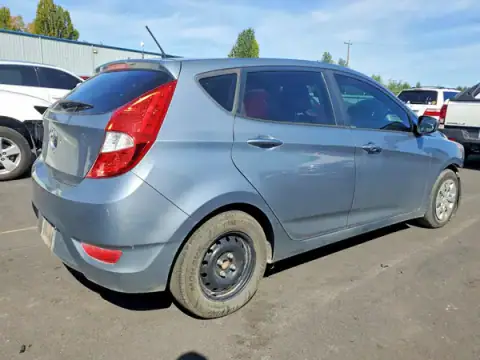KMHCT5AE1HU354475 — 2017 Hyundai Accent, zdjęcie 3 z Copart, Przód